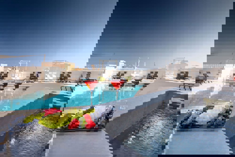 Mar n Mar Crown Hotel and Suites