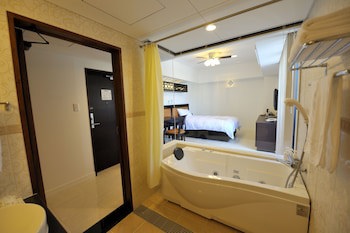 Royal Hotel
