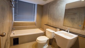 B2 Sea View Pattaya Boutique & Budget Hotel