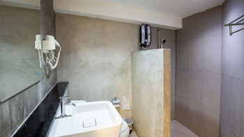 B2 Sea View Pattaya Boutique & Budget Hotel