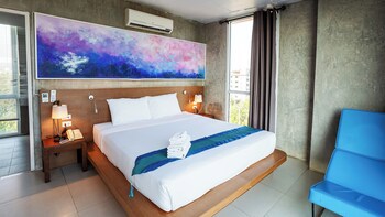 B2 Sea View Pattaya Boutique & Budget Hotel