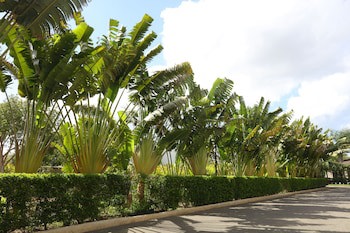 Sybaris Residences