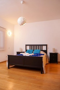 Sybaris Residences