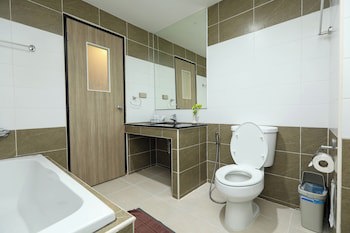 Flipper House Hotel