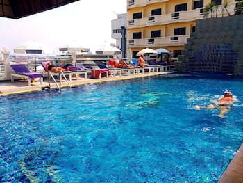 Flipper House Hotel