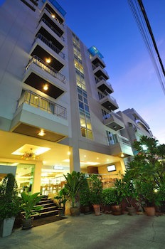 Flipper House Hotel