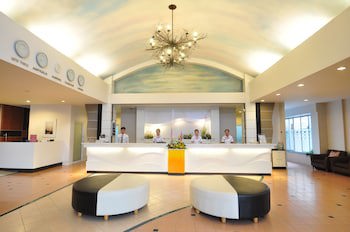 Flipper House Hotel