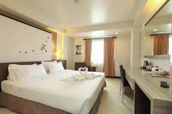 Flipper House Hotel