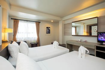 Flipper House Hotel