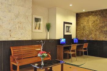 Flipper House Hotel