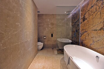 Swiss-Belhotel Harbour Bay