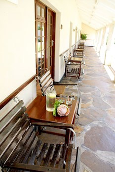 Eight Bells Mountain Inn