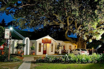 Eight Bells Mountain Inn