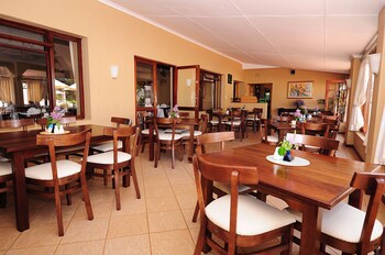 Eight Bells Mountain Inn