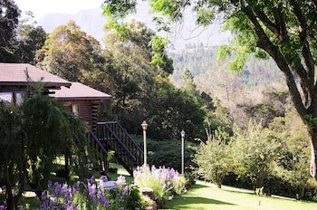 Eight Bells Mountain Inn
