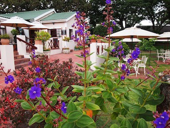 Eight Bells Mountain Inn