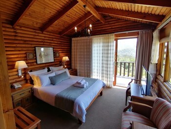 Eight Bells Mountain Inn