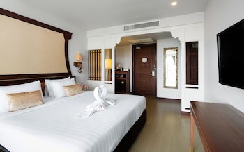 Aiyara Grand Hotel