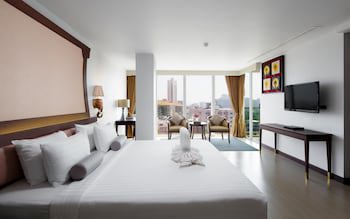 Aiyara Grand Hotel
