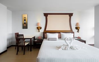 Aiyara Grand Hotel