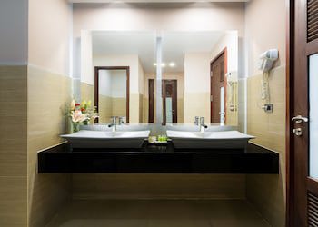 Aiyara Grand Hotel