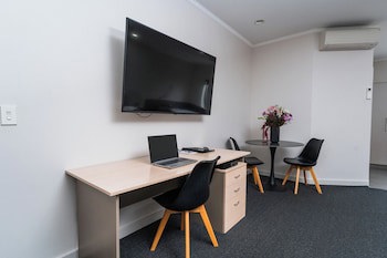 Aubyn Court Spa Motel