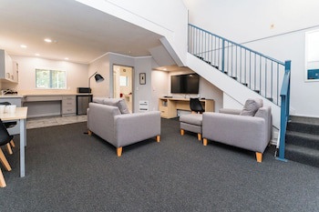 Aubyn Court Spa Motel