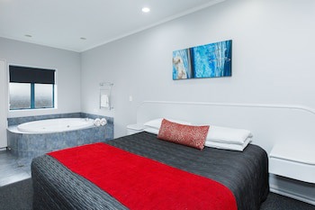 Aubyn Court Spa Motel