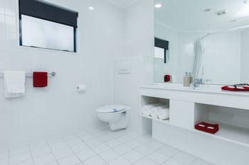 Aubyn Court Spa Motel