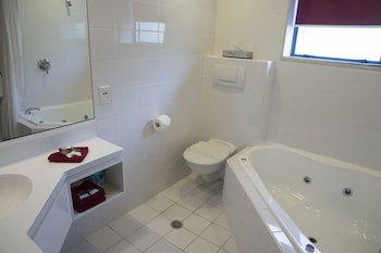 Aubyn Court Spa Motel