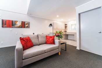 Aubyn Court Spa Motel