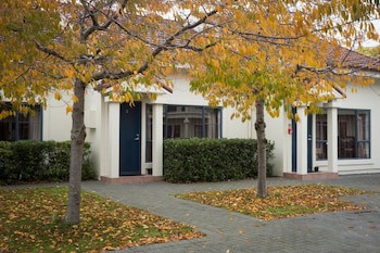 Aubyn Court Spa Motel