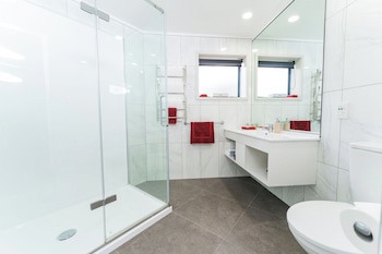 Aubyn Court Spa Motel