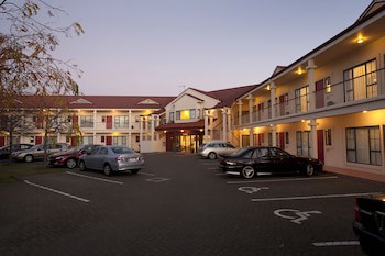 Aubyn Court Spa Motel