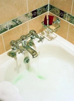 Marwell Hotel