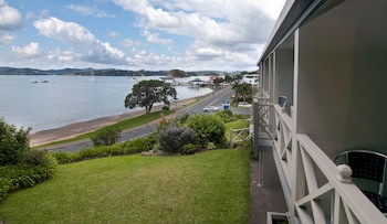 Breakwater Motel