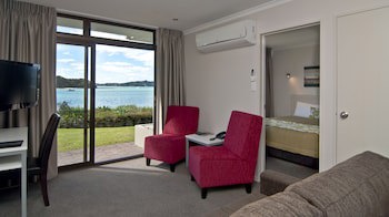 Breakwater Motel