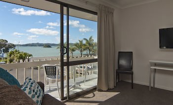 Breakwater Motel
