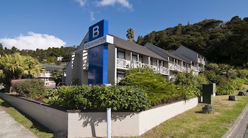 Breakwater Motel