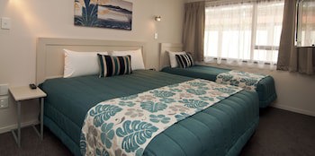 Breakwater Motel