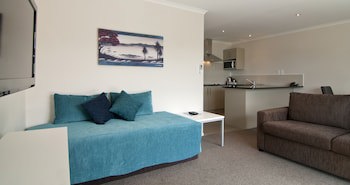 Breakwater Motel
