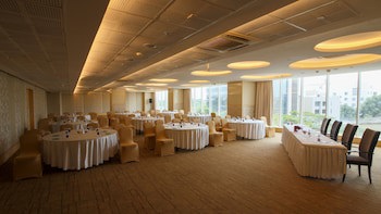 E Hotel