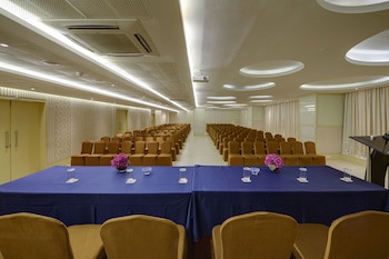 E Hotel