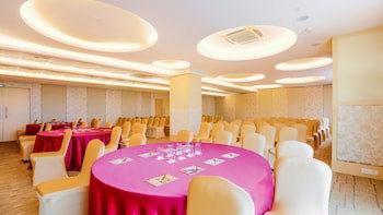 E Hotel