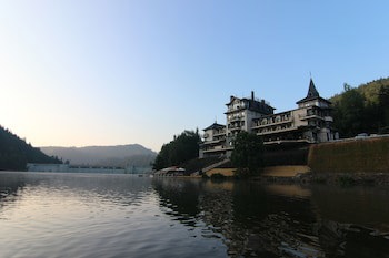 Retro Riverside Wellness Resort