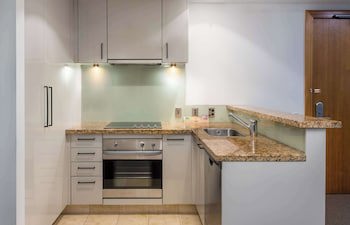 Avani Auckland Metropolis Residences
