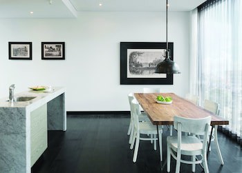 8010 Urban Living Luxury Home Experiences.