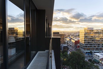 8010 Urban Living Luxury Home Experiences.