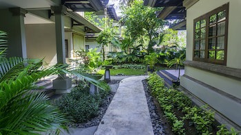 Grand Whiz Hotel Nusa Dua