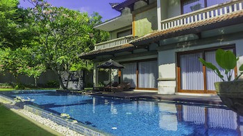 Grand Whiz Hotel Nusa Dua